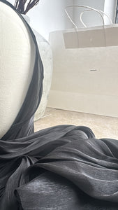 BLACK-PLEATED CHIFFON HIJAB