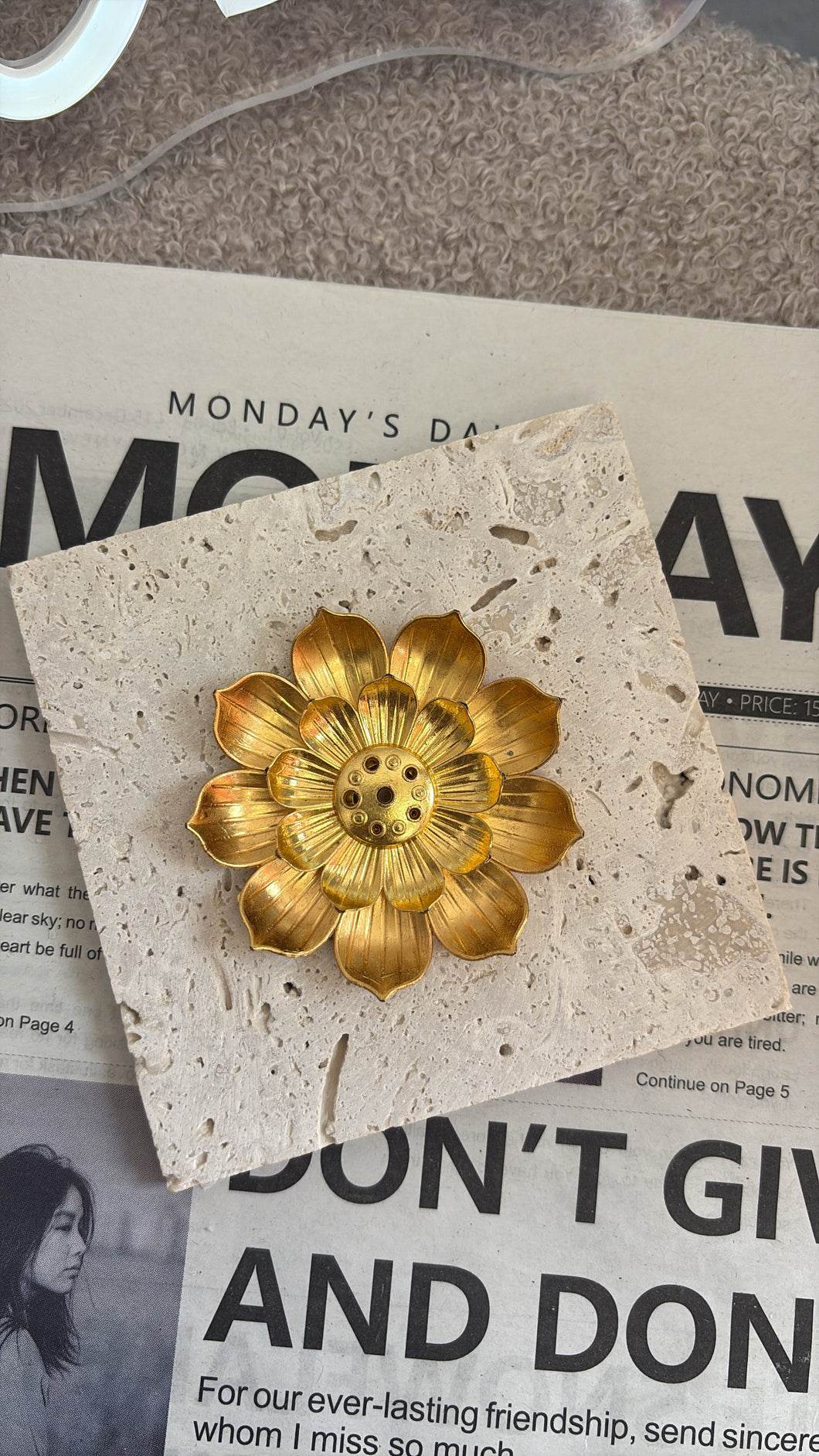 GOLD FLOWER-INCENSE STICK HOLDER