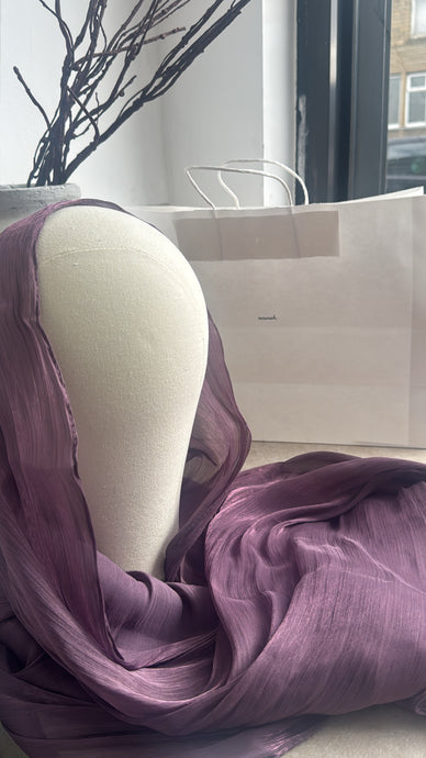 PLUM-PLEATED CHIFFON HIJAB