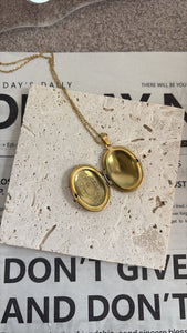 OVAL LOCKET NECKLACE