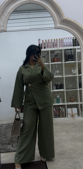 BUCKLE BLAZER SET-SAGE GREEN