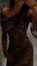 Load image into Gallery viewer, PRINTED DRESS - BROWN