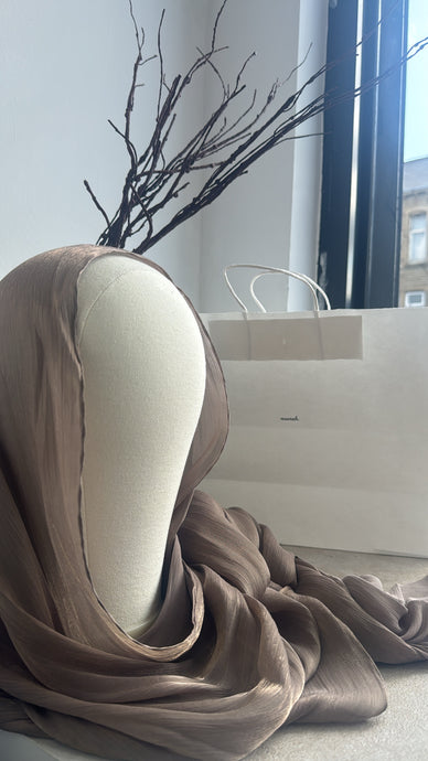 BRONZE-PLEATED CHIFFON HIJAB