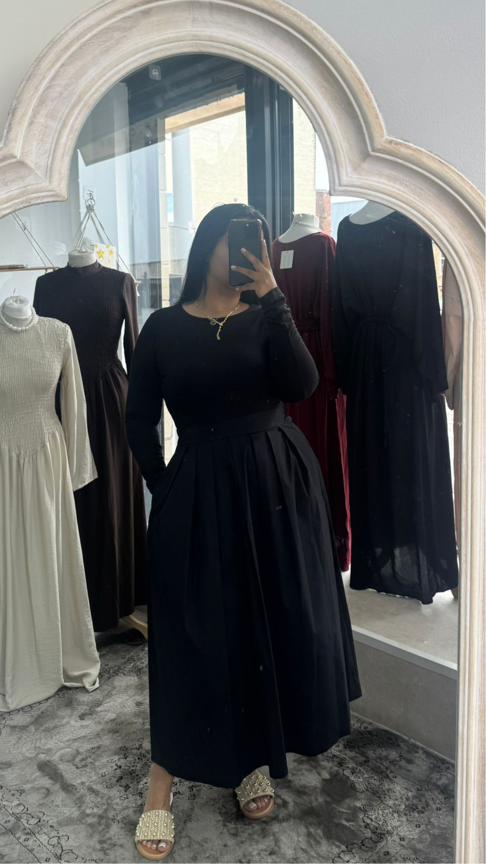PLEAT SKIRT - BLACK